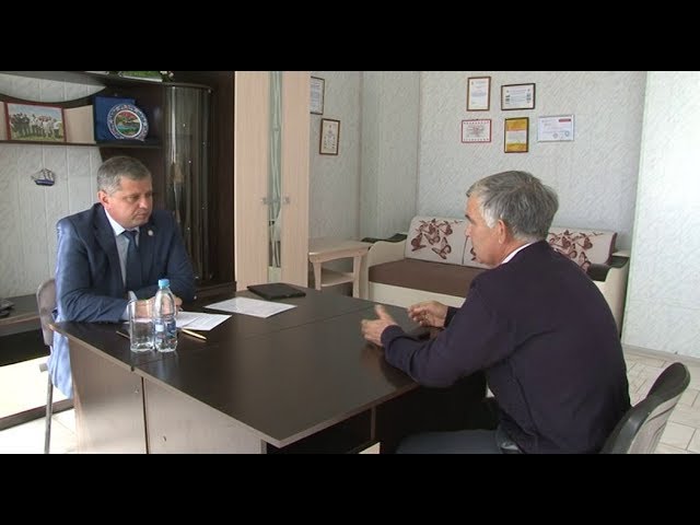 Подарки в руках, обращения доведены