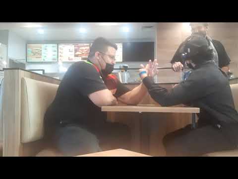 arm wrestling coworker at burgerking #burgerking #armwrestling