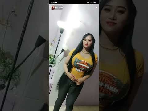 rambut panjang erika