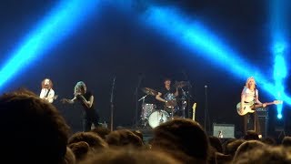 The Regrettes - Picture Perfect (2019 live @ Hanns-Martin-Schleyer-Halle Stuttgart)