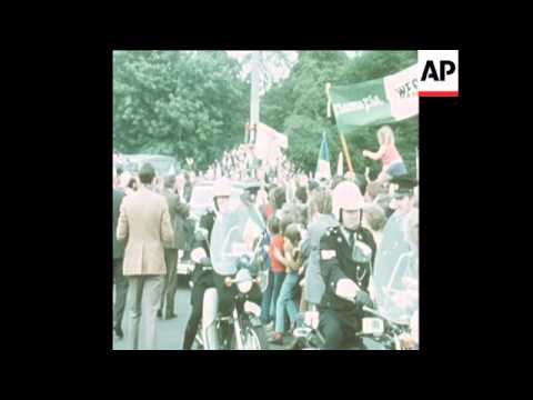 SYND 24 6 73 DE VALERA LEAVES OFFICIAL RESIDENCE