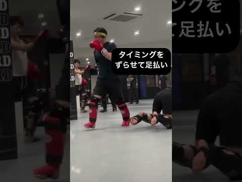 スパーリングを繰り返し行うことで相手の行動パターンを覚えよう。癖を見抜いて自分の技を繰り出そう。#大阪キックボクシング#八尾キックボクシング#護身術