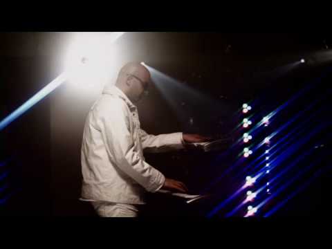 Roger Shah pres Sunlounger feat. Zara - Found (Official Music Video)