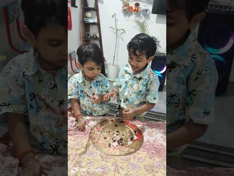 Hamare birthday ki cake finished #cutebaby #mastimoment #funny