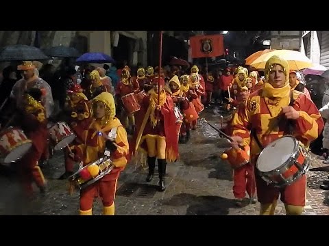 Diavoli aranceri in sfilata al Carnevale Ivrea 2015