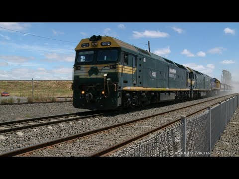 7736V Pacific National Grain Train With VHAF & NGPF Hoppers - PoathTV Australian Railways