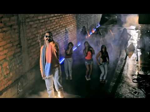 J Alvarez — Siempre Anda En La De Ella