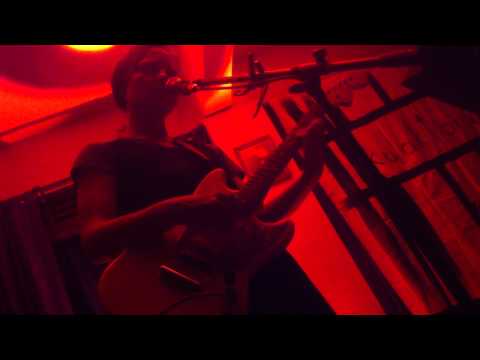 Scout Niblett - I.B.D (Live)