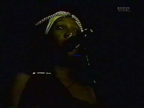 The I-Threes (Opening for Bob Marley) - Slave Queen (Live 1980 Germany)