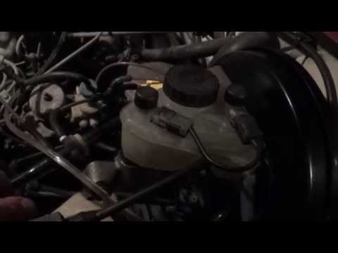 1983 Mercedes-Benz 240D - part 177: clutch master cylinder and bleeding hydraulics