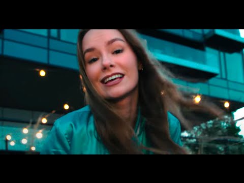 FAJNY CHŁOPAK - Tu i teraz