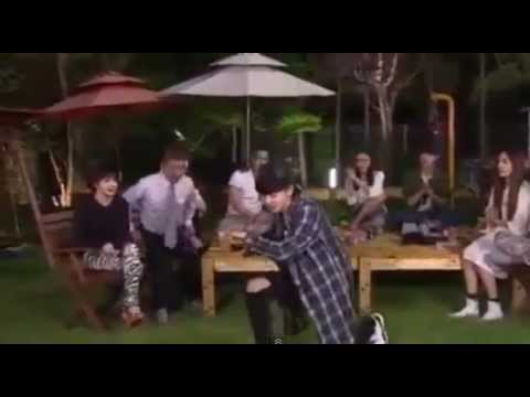 EXO Chanyeol and Park Bom Show Their Dance Moves - Roommate Unreleased Clips