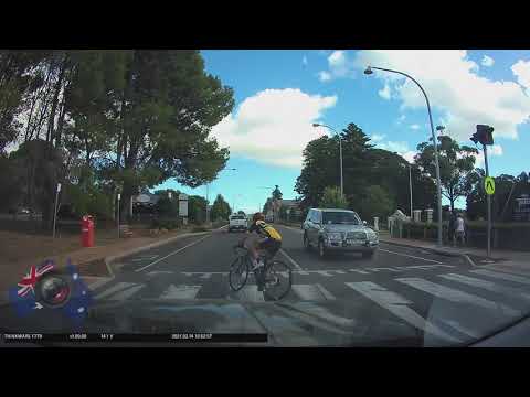 Aussiecams - Without warning a cyclist appears 🚴🏻‍♂️ from nowhere! McLaren Vale SA