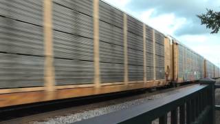 preview picture of video 'BNSF 7133 West & BNSF 5004 East Double Play! at Wadena'