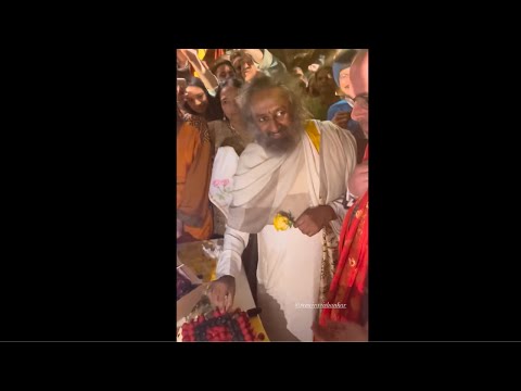 Cake Cutting by Sri Sri Ravi Shankar Gurudev from LA | 13th May Gurudev Birthday Celebrations