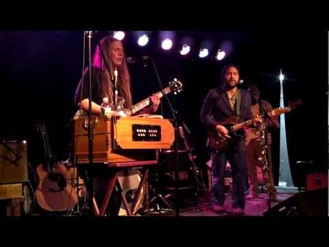 Ida - Little Things (Live) @ Littlefield Brooklyn with Babe the Blue Ox February 11, 2012