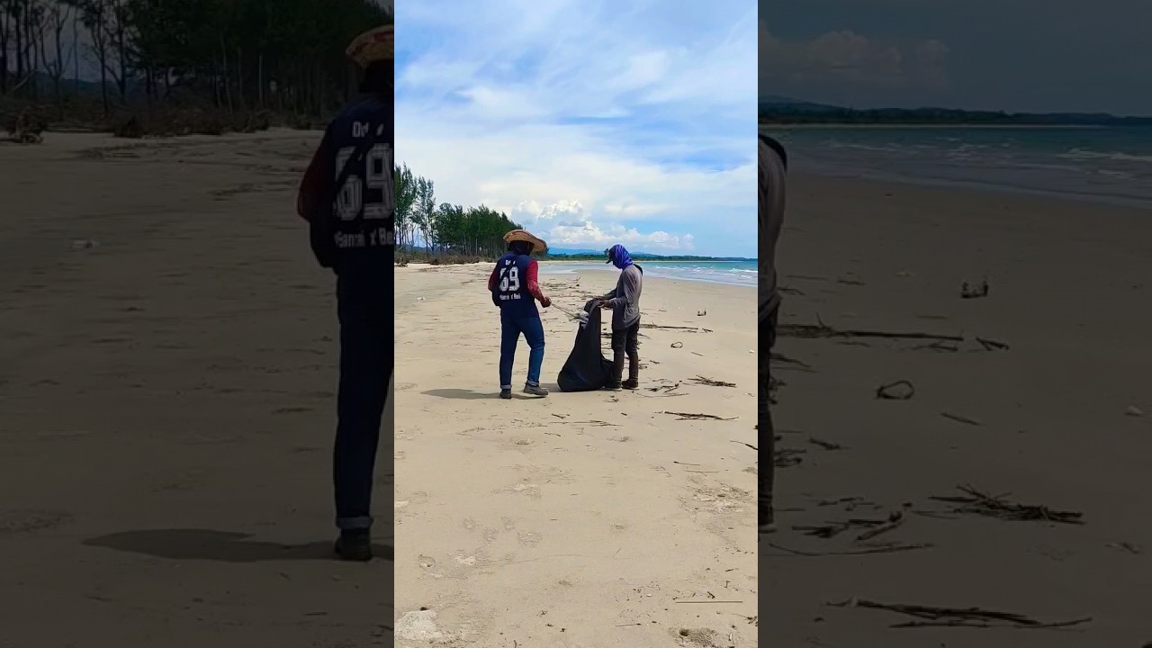 this is cool , collecting garbage at the beach 😎 #shorts