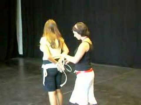 Antigone 2.0: Antigone wird gefesselt und gefangen (Probe)