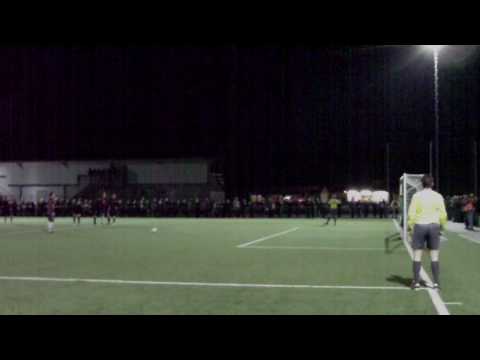 TSV Germania Windeck - Rot Weiss Essen II : 2:0 durch David Müller per Foulelfmeter