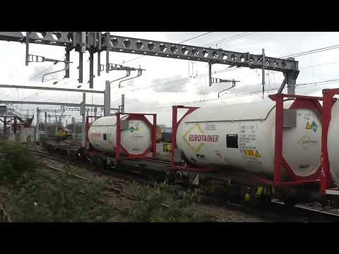 Freightliner Class 66 no: 66557 @ Didcot Parkway {471K} 28/03/2017.