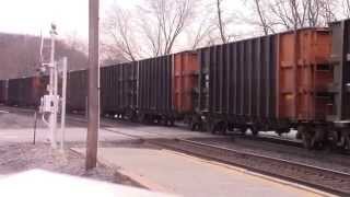 preview picture of video 'The Huntingdon Channel: Passing Freights at Huntingdon'