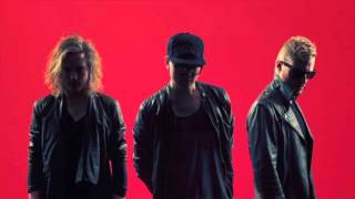 Carpark North - I Walk On