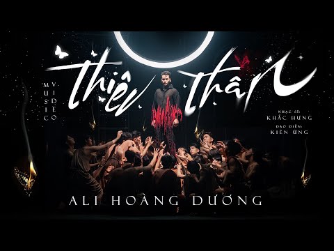 Thể hiện bởi Ali Hoàng Dương