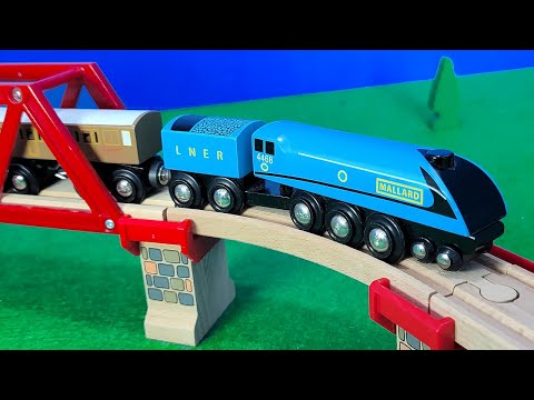 Railfanning Wooden Trains - Classic Trains - Mallard A4 Class Steam Train