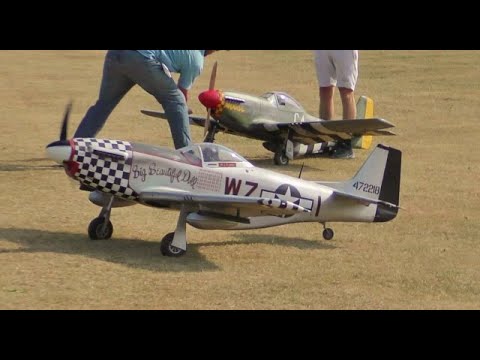 VICKERS WELLINGTON BOMBER + 2 x P-51D MUSTANG FIGHTERS RC DISPLAY - STOW MARIES WW1 AERODROME - 2020