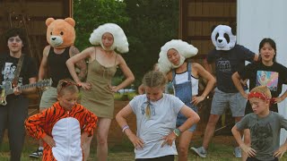 Chinese American Bear – “Kids Go Down” (孩子们的时光)