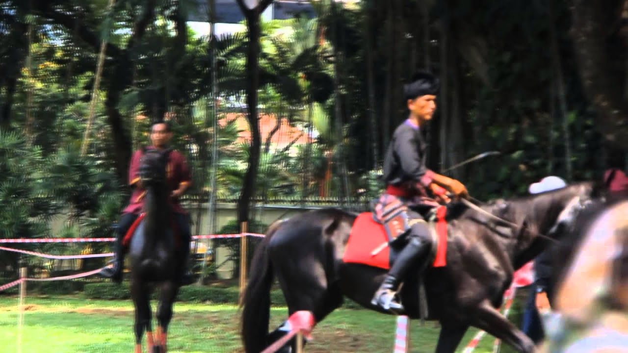 MERDEKA 57 : Persembahan Memanah Berkuda