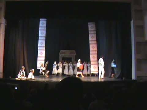 Partea 1 / Ansamblul COCONITE - spectacolul PE ARIPILE VISULUI din  data  de  28  februarie  2009