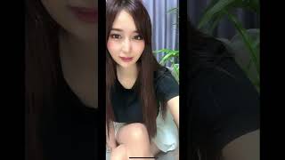 【美人が足を組み替え、隙間から】#TikTok #ライブ　#パンチラ