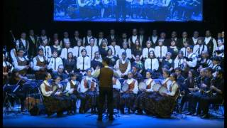 BANDA DE GAITAS XINZO DE LIMIA, CORO AIMIL & CORAL SANTA MARIÑA: "Canto de malla de Randín".
