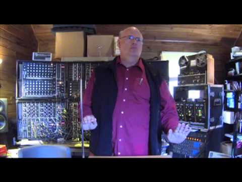 151015 Theremin playin 1