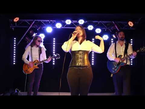 Regen - Leonea im Freizeithaus