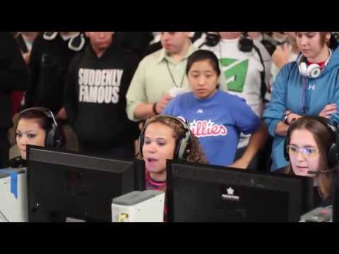 @dreamcrazzy and Team Getting Hype During a Match at UMG Dallas 2013