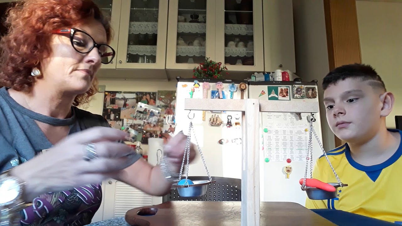 Provas Piagetianas - conservação de peso, criança de 10 anos.