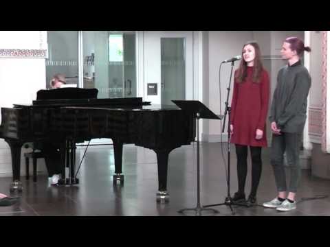 Skymtar För En Stund