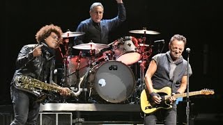 &quot;NYC Serenade&quot; (MULTI-CAM) - Bruce Springsteen Chicago 8/28/2016