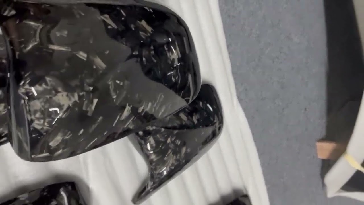 Накладки на Зеркала M V2 (2 шт, Forged Carbon) Video 1