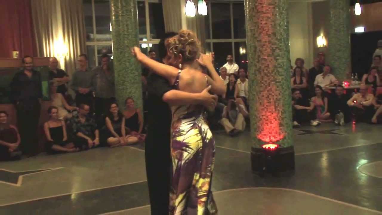 Noelia Hurtado y Carlitos Espinoza - La Bruja Amsterdam (3 & 4)