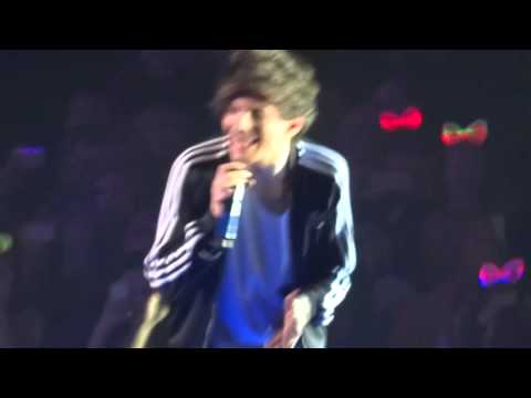 Girl Almighty - One Direction live - MEN Arena Manchester 04/10/2015