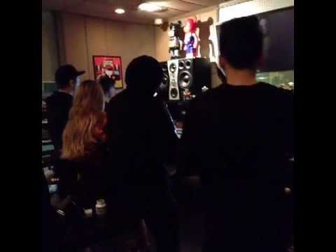 130506 CL, Teddy, Choice 37, Sean and others at YGE Building