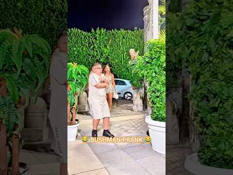 pianta scherzi 😂 #bushmanprank #reaction #lol #funny #funnyvideo #prank #viralvideo #memes