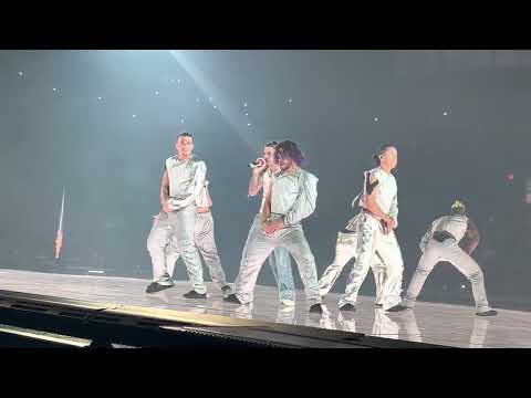 Rauw Alejandro - DE CAROLINA/PUNTO 40 (Live in Chicago 2023)