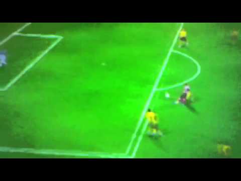 Magnifique frappe en pleine lucarne fifa 11