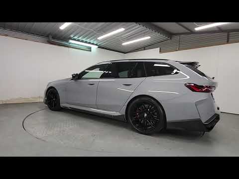 BMW M5 Touring - Image 2