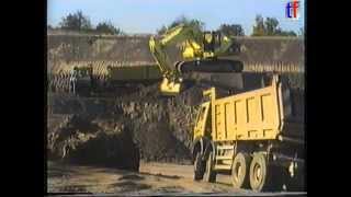 preview picture of video 'CAT 350 LME, 943, Komatsu PC300NLC, - A81 Engelbergtunnel, Leonberg, 24.10.1995.'