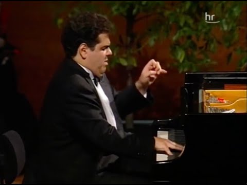 Arcadi Volodos ~ Liszt Ballade no. 2 ~ 2000 video